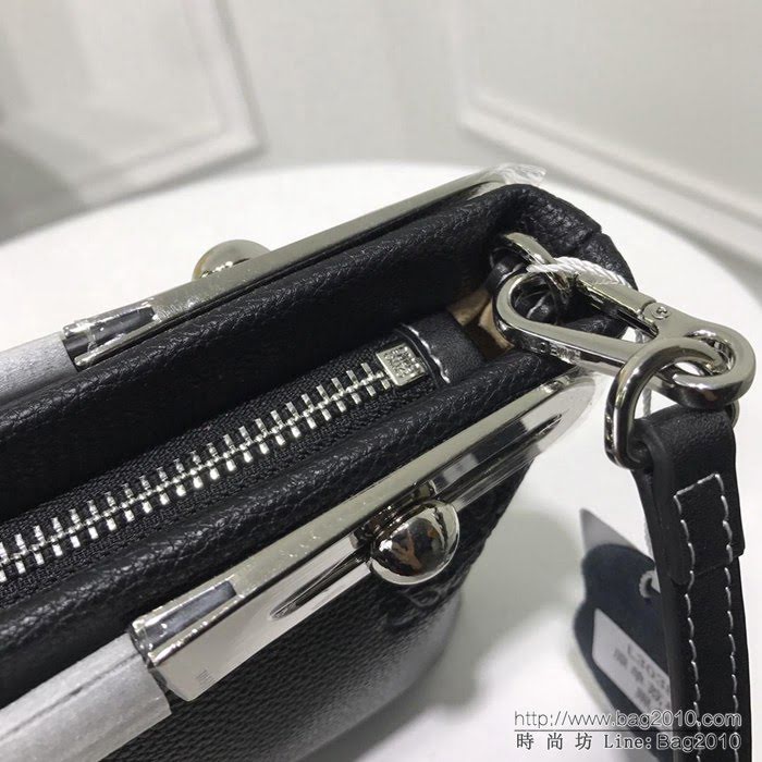 LOEWE羅意威 專櫃同步 Missy Small Bag 秋冬新款手拿包 簡單特別 可手提單肩斜挎 小號3038 大號3037  jdl1164